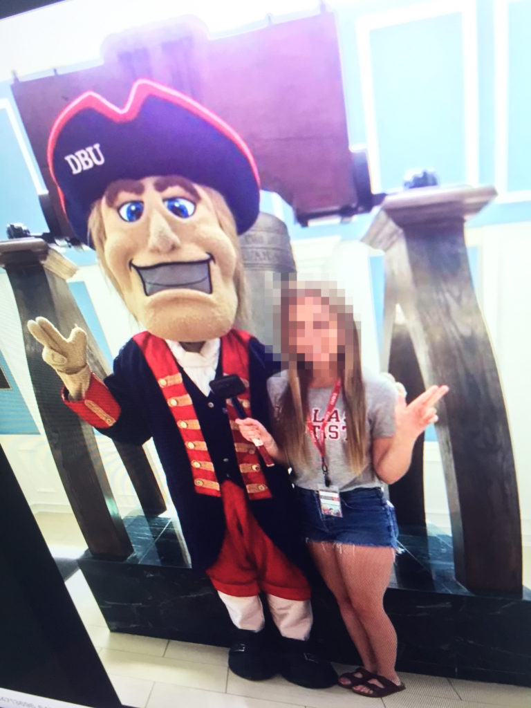 Image (Asset 1/11) alt=